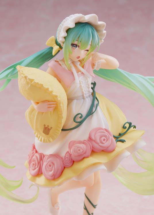 Vocaloid Hatsune Miku (Sleeping Beauty) Wonderland Figure (Reissue)