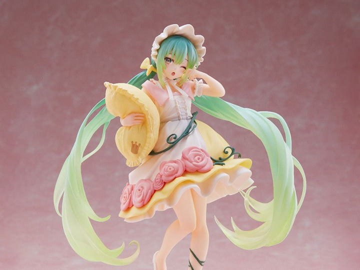 Vocaloid Hatsune Miku (Sleeping Beauty) Wonderland Figure (Reissue)