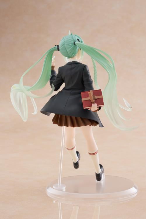 Vocaloid Hatsune Miku (Fashion Preppy Ver.) Figure