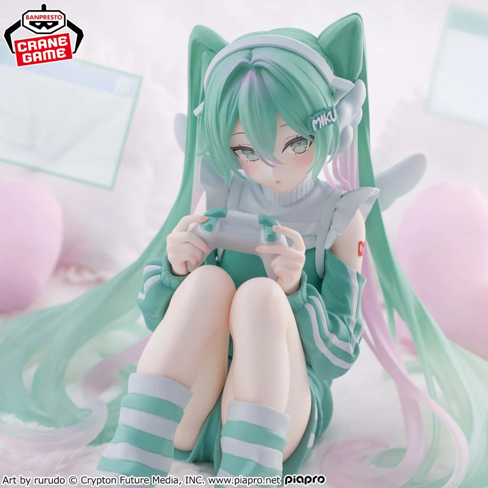 Vocaloid Holiday Memories Hatsune Miku (Gaming Ver.) Figure
