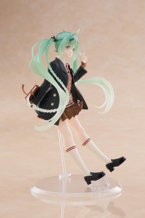 Vocaloid Hatsune Miku (Fashion Preppy Ver.) Figure