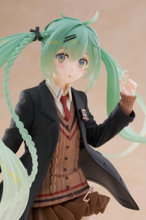 Vocaloid Hatsune Miku (Fashion Preppy Ver.) Figure