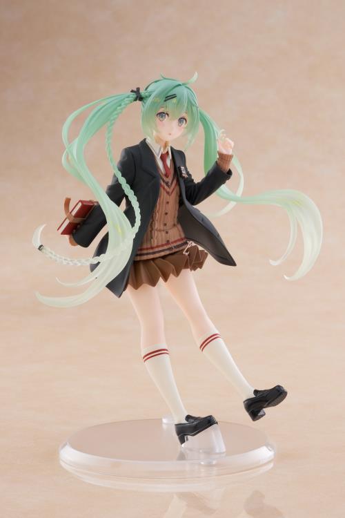 Vocaloid Hatsune Miku (Fashion Preppy Ver.) Figure