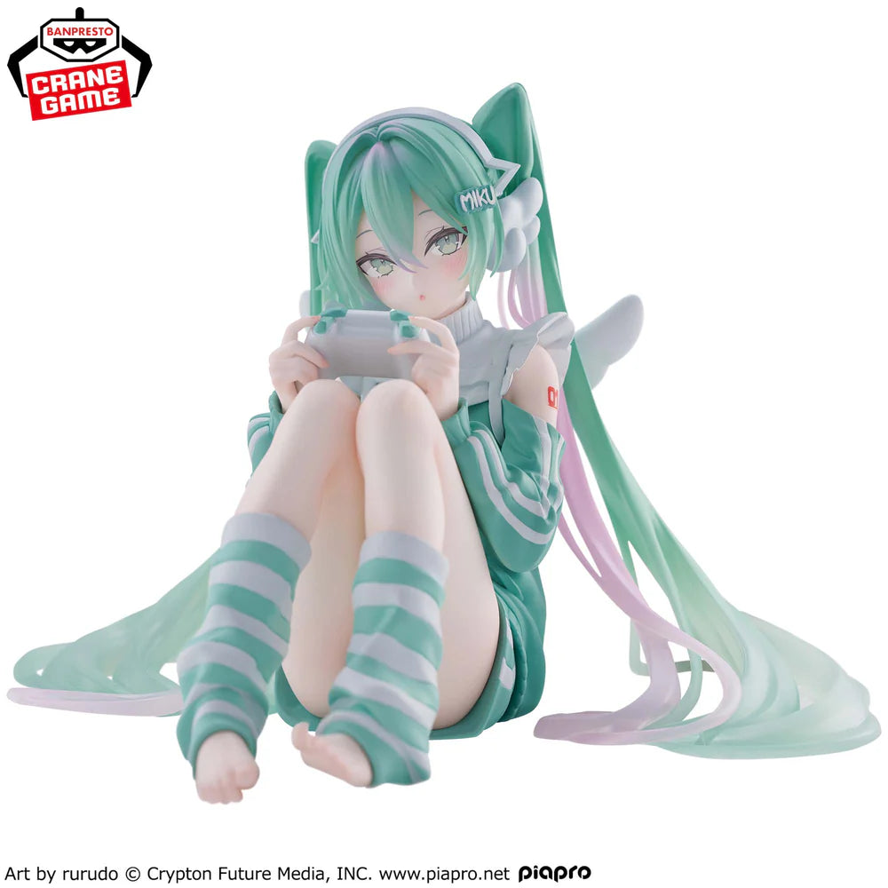 Vocaloid Holiday Memories Hatsune Miku (Gaming Ver.) Figure