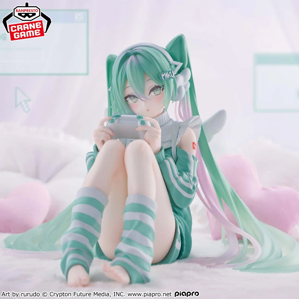 Vocaloid Holiday Memories Hatsune Miku (Gaming Ver.) Figure