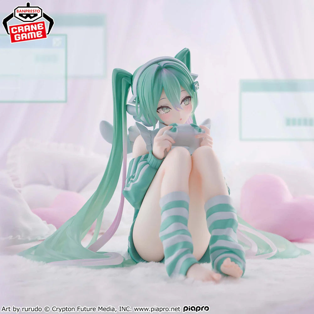 Vocaloid Holiday Memories Hatsune Miku (Gaming Ver.) Figure